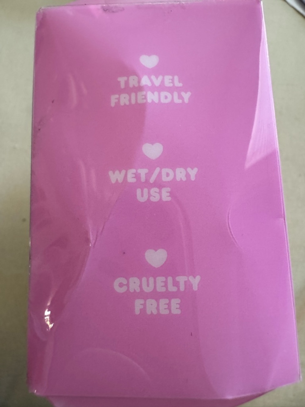 Hello Kitty Pink Silicone Case and Beauty Sponge Duo - Picture 8 of 8